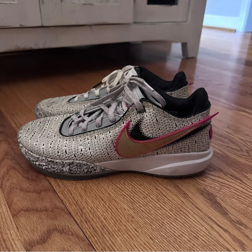 Nike Lebron XX “The Debut”